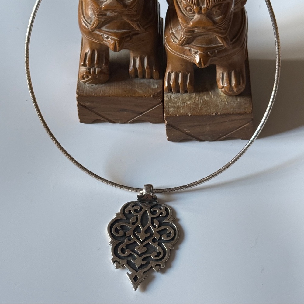 Vintage Tibetan Artisan Silver Amulet of Love on 16" 925 Snake Chain. - Picture 11 of 11